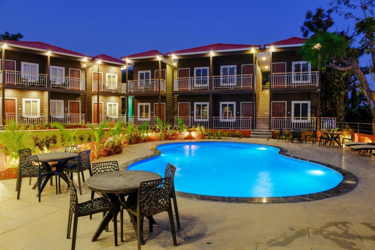 Aurum Resorts Morjim Ashvem Beach Exterior photo