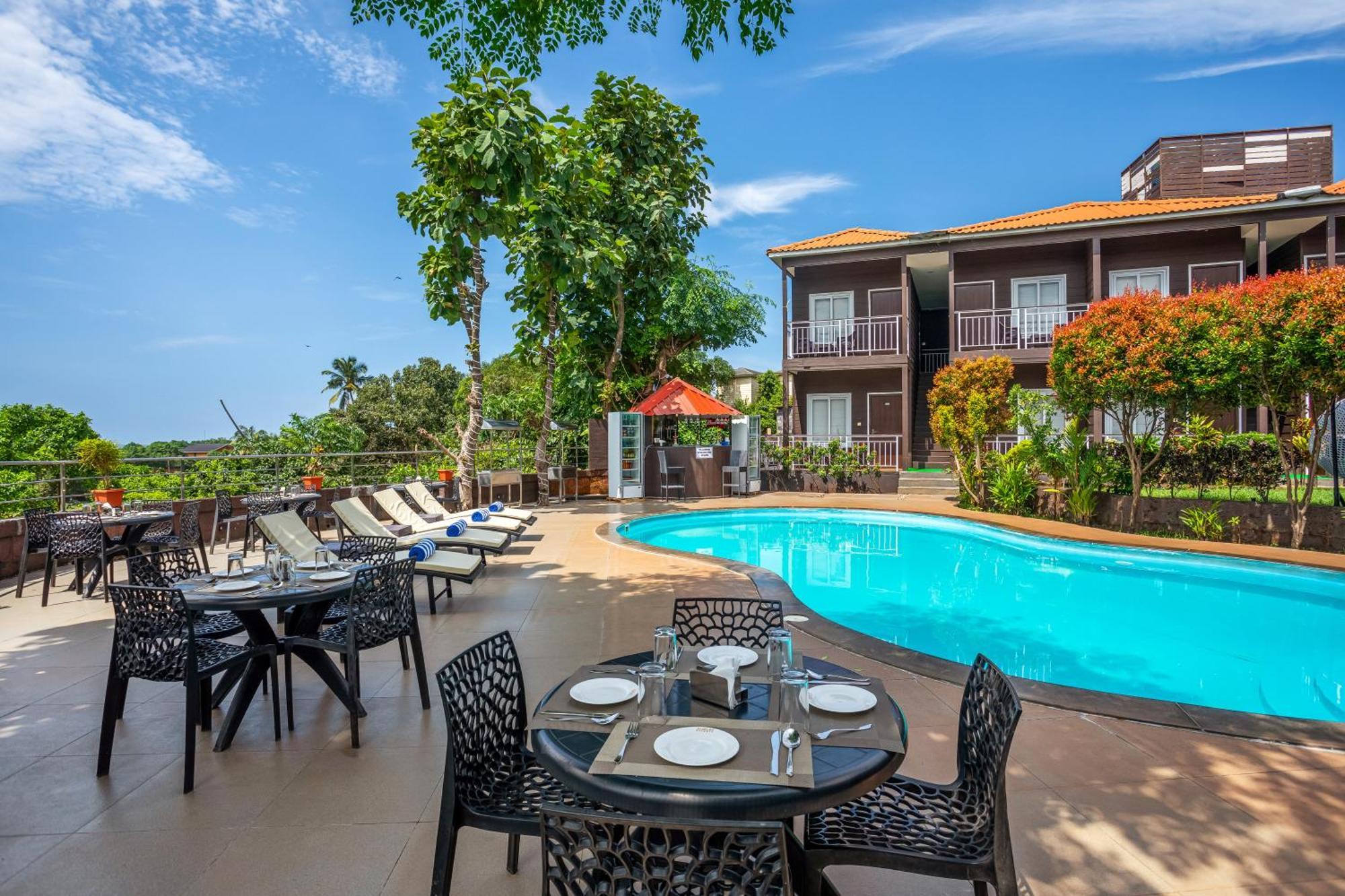 Aurum Resorts Morjim Ashvem Beach Exterior photo