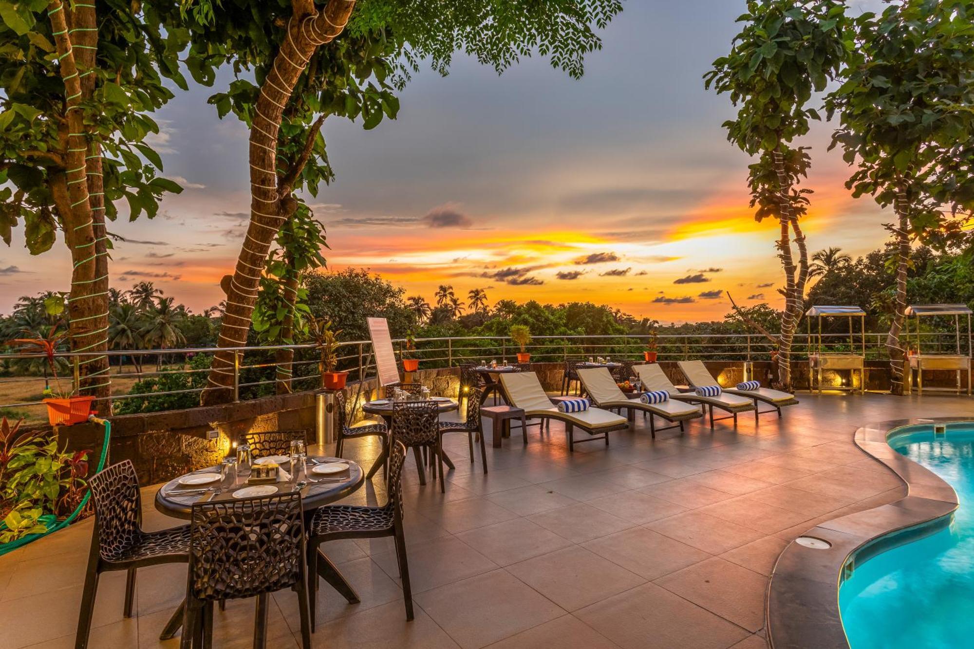 Aurum Resorts Morjim Ashvem Beach Exterior photo
