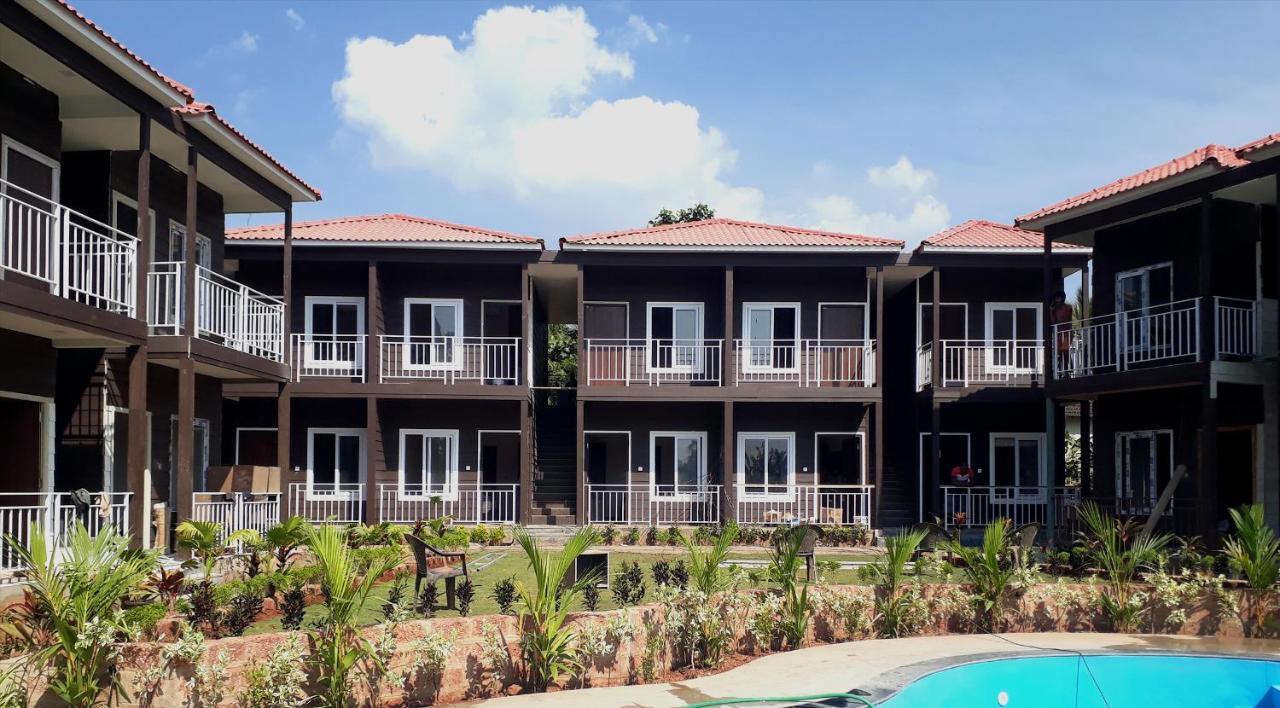 Aurum Resorts Morjim Ashvem Beach Exterior photo