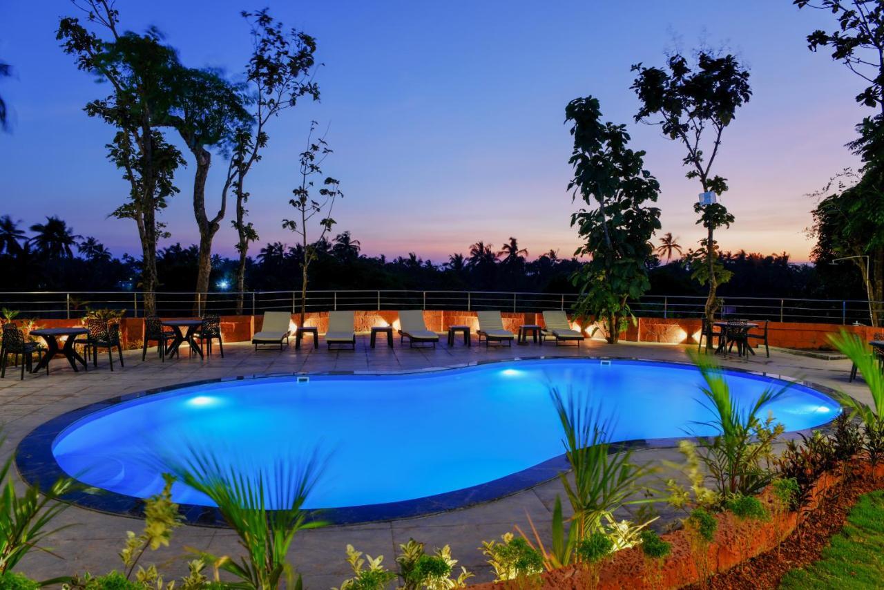 Aurum Resorts Morjim Ashvem Beach Exterior photo