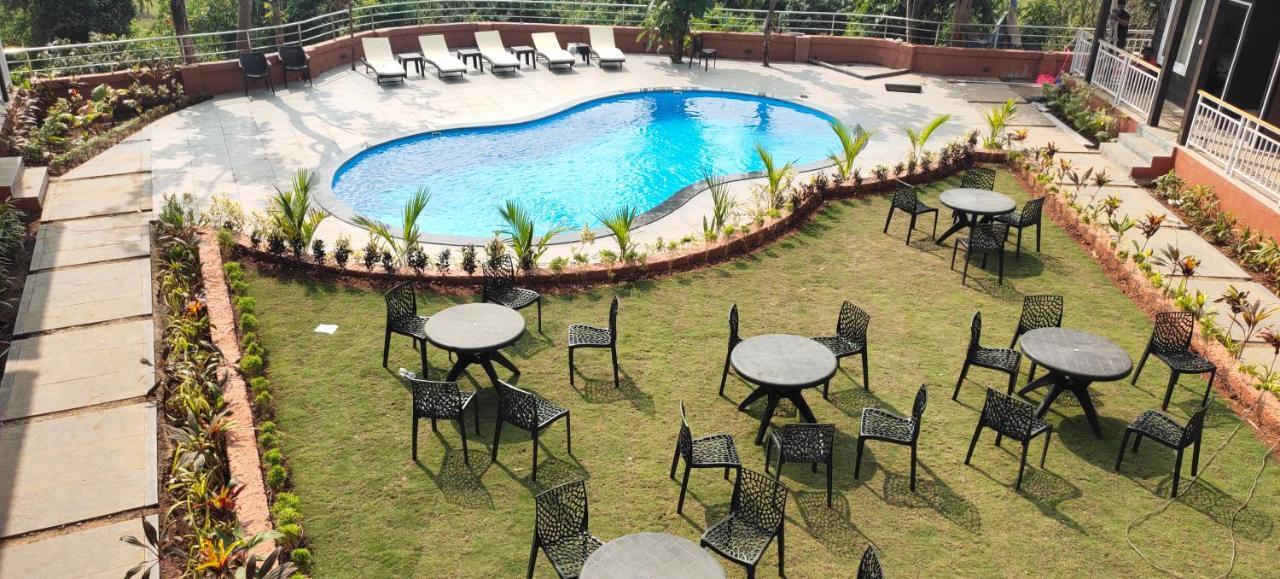 Aurum Resorts Morjim Ashvem Beach Exterior photo