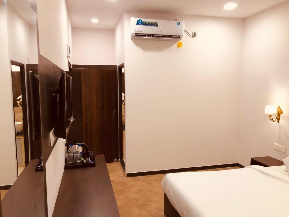 Aurum Resorts Morjim Ashvem Beach Exterior photo